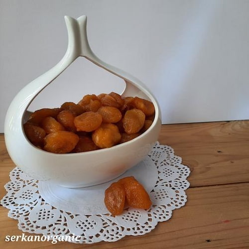 آلو بخارا زرد با عطر مطبوع و طعم ملایم